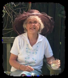 Joyce Holroyd1a